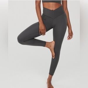 OFFLINE BY AERIE SMOKED GRAY CROSSOVER LEGGINGS SMALL 7/8 EXCELLENT CONDITION